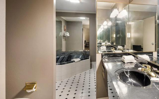 2 Bedrooms Double Suite
