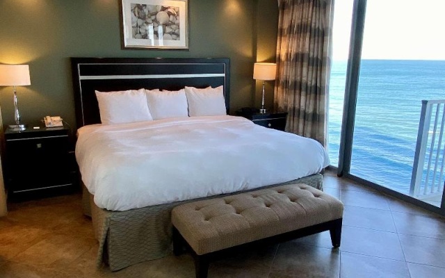 1 Bedroom Suite with balcony and oceanfront