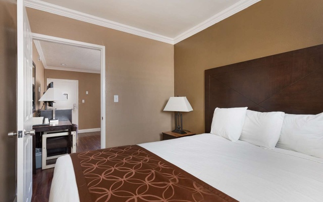 2 Bedrooms Double Suite