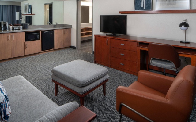 1 Bedroom Double Suite with courtyard view