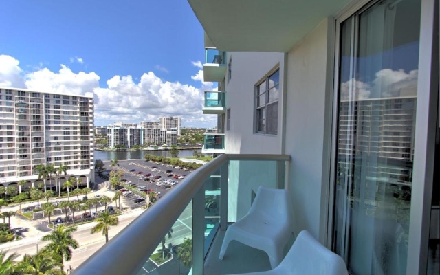 1 Bedroom Apartment with city view
