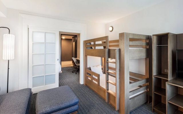 2 Bedrooms Suite