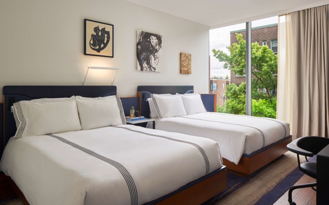 Quadruple room with city view