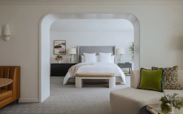 2 Bedrooms Suite with city view