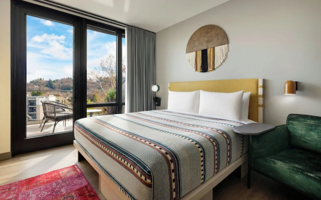 Standard Double room with balcony and with mountain view