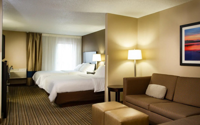 Twin Suite with lake view