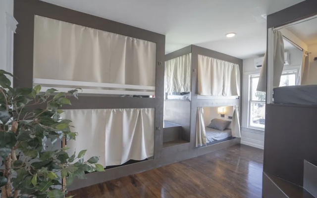 Bed in Dorm
