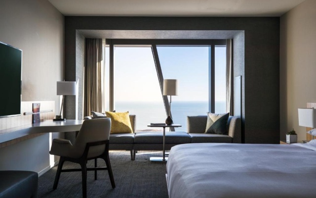 Standard room with lake view