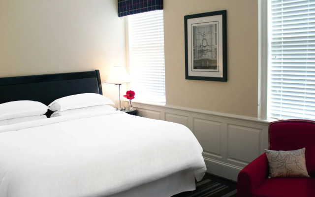 Standard Double room with city view