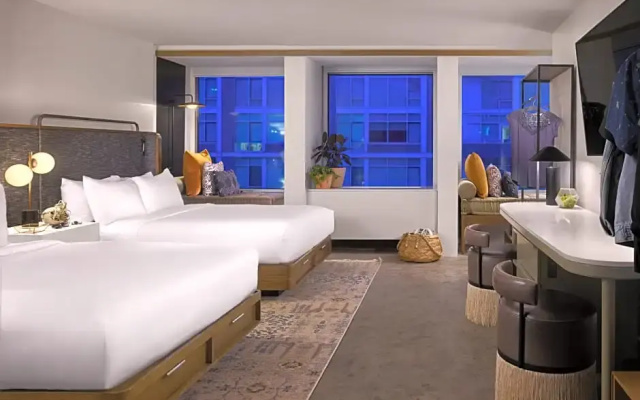 Standard Twin room with city view