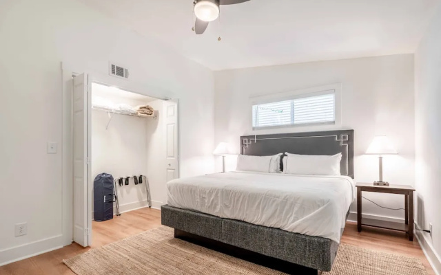Deluxe Apartment
