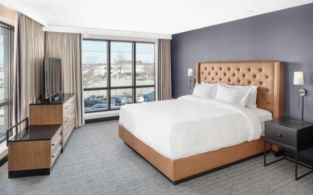 1 Bedroom Suite with water view
