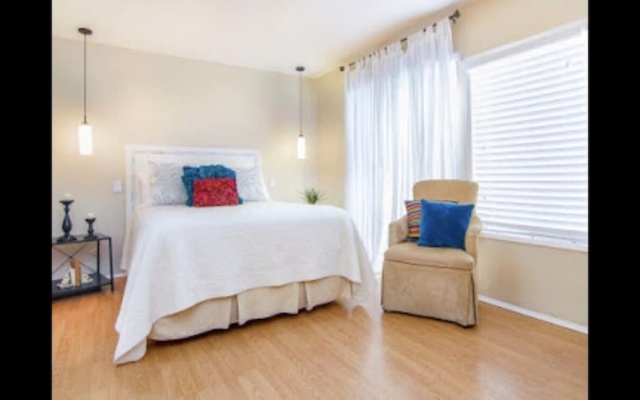 Standard room with street view