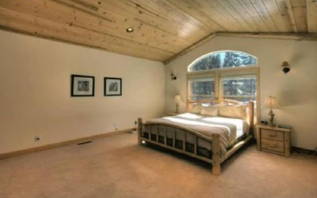 4 Bedrooms Cottage with balcony