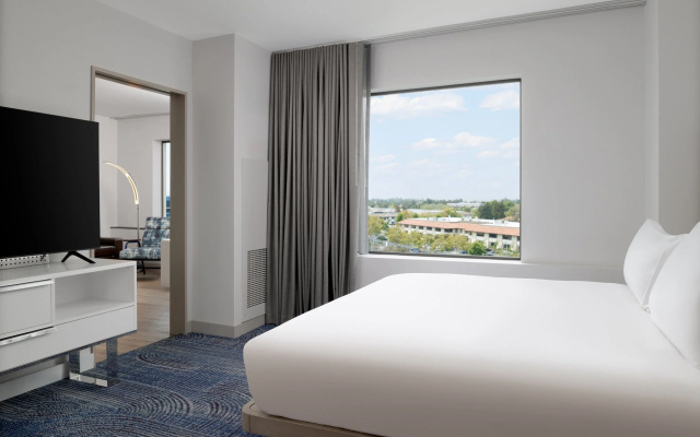 Junior Suite with city view