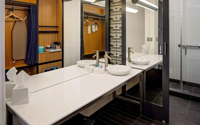 Standard Quadruple room with courtyard view