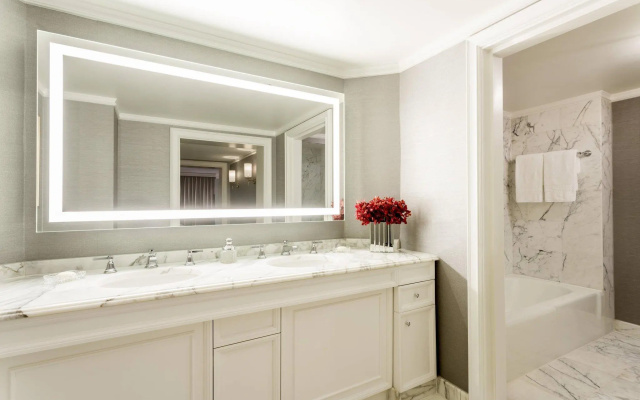 1 Bedroom Executive Double Suite with harbour view