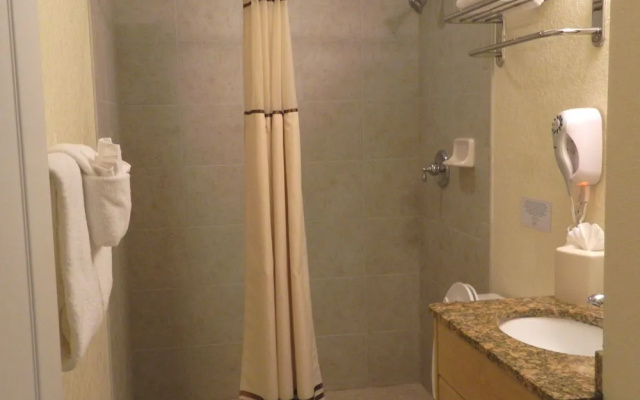 2 Bedrooms Suite with balcony