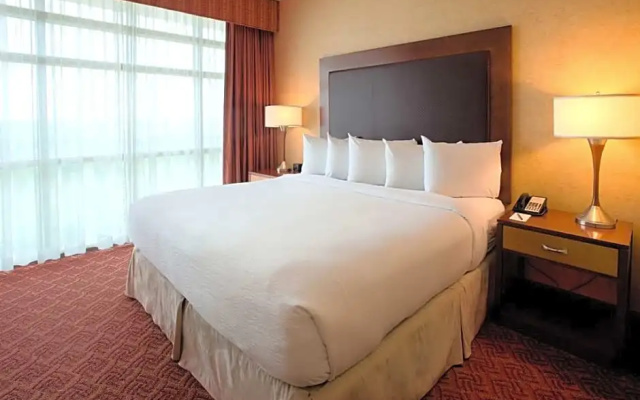 1 Bedroom Hearing Accessible Suite
