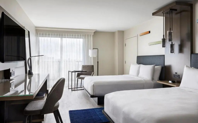 Concierge Level Twin Guest room