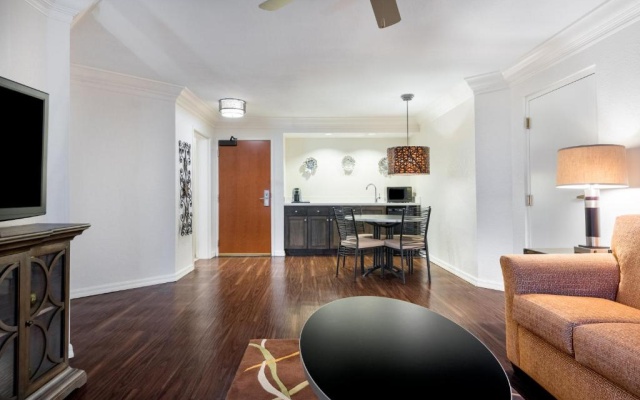 Deluxe Quadruple Suite