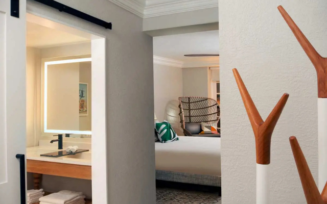 Superior Seaside Twin Suite