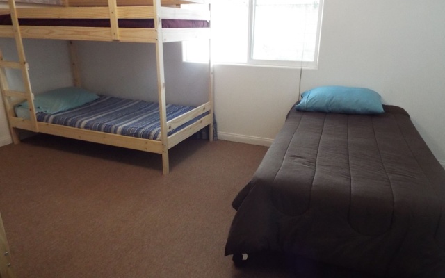 4 Bedrooms Apartment