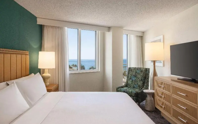 2 Bedrooms Suite with balcony and with ocean view