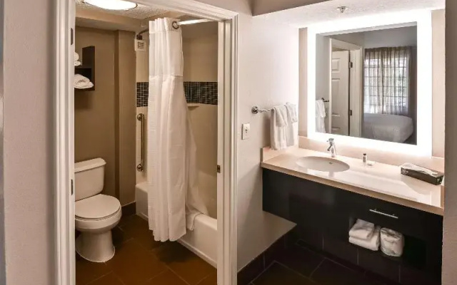 2 Bedrooms Suite