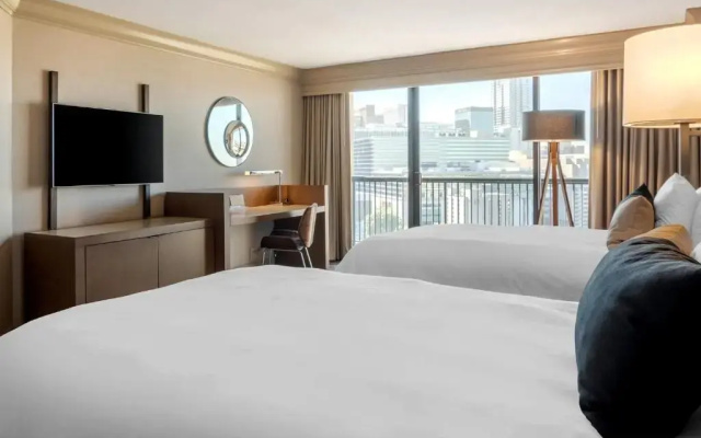 Premier Twin room with balcony and with park view