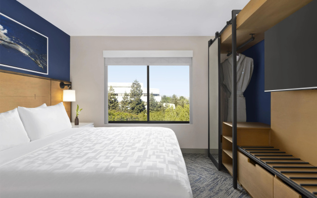 1 Bedroom Double Suite with pool view