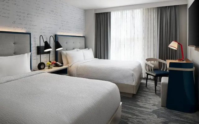 Twin room with view