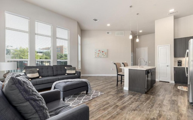 2 Bedrooms Apartment