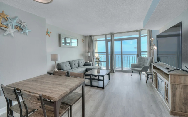 1 Bedroom Deluxe room with balcony and oceanfront