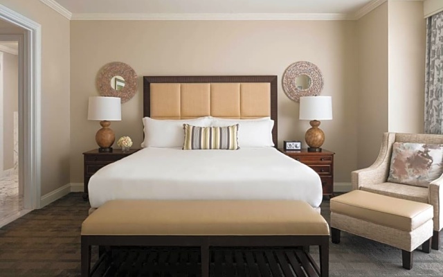 Double room with partial view