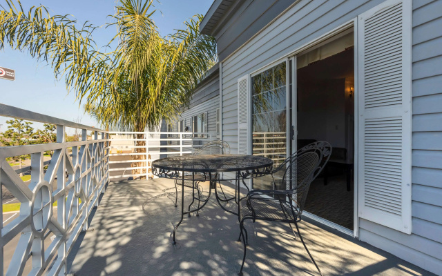 2 Bedrooms Double Suite