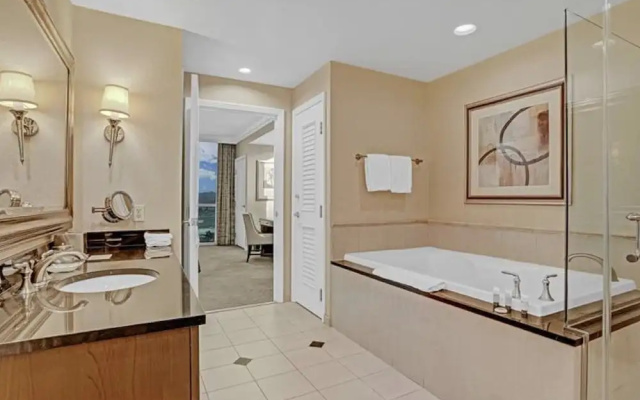 Deluxe Double Suite with balcony and with golf view