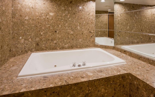 Suite with lake view