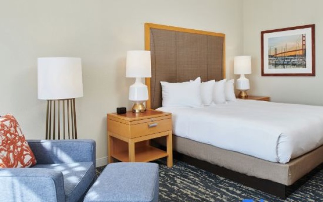 Standard room with balcony and with harbour view