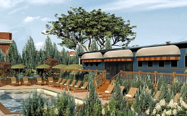 Suite with pool view