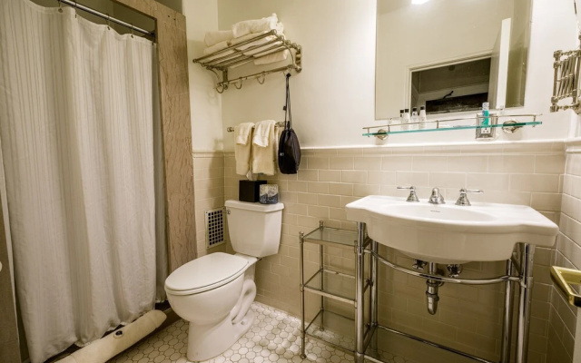 Quadruple Suite