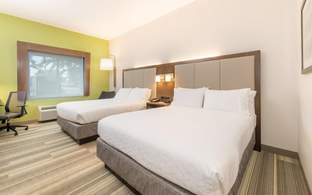2 Bedrooms Quadruple Suite