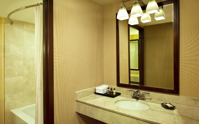 Standard Quadruple room with partial view