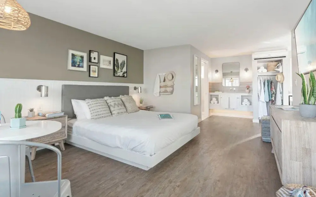Standard Double room with balcony and with city view