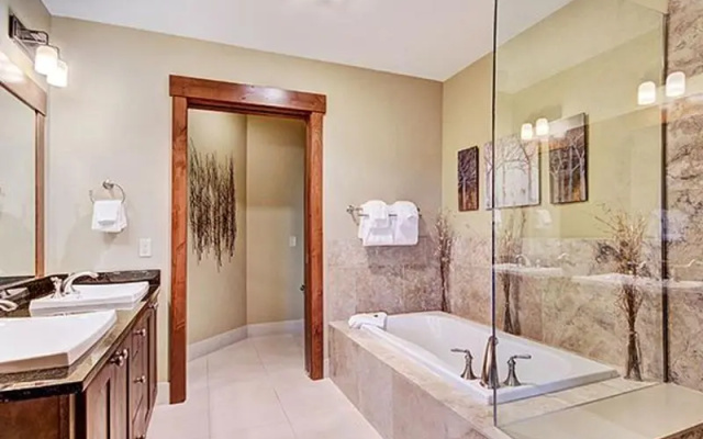 3 Bedrooms Standard Double room with balcony