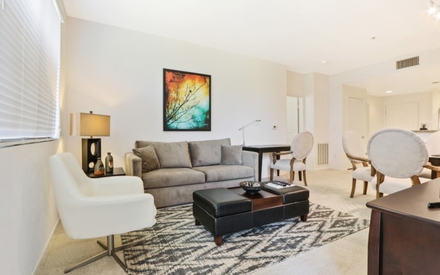 2 Bedrooms Luxury Apartment