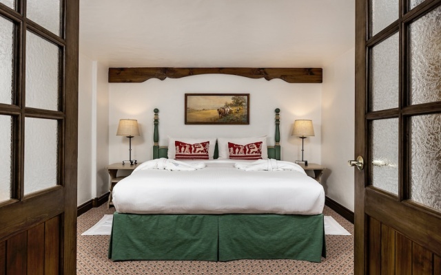 2 Bedrooms Quadruple Suite with balcony
