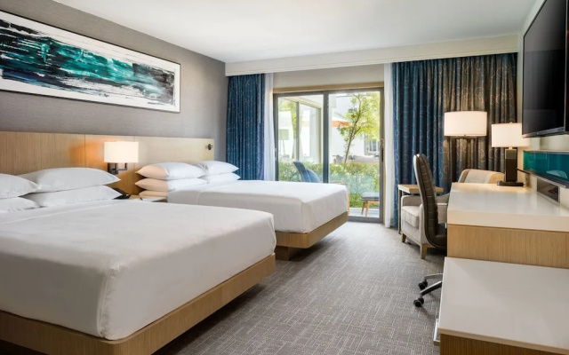 Standard Quadruple Club room