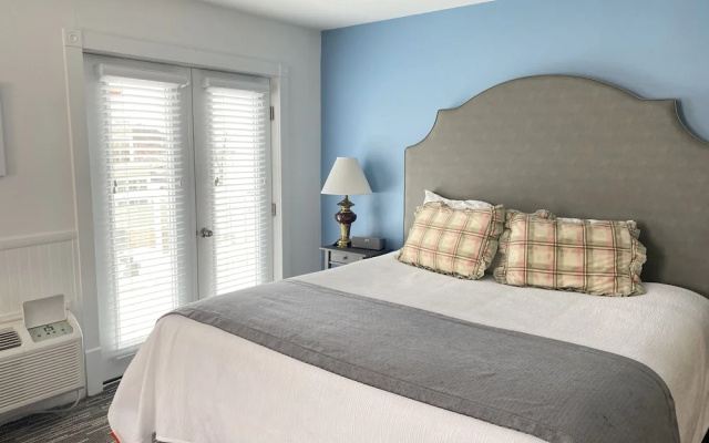 Standard Double room with balcony and with river view