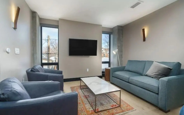 Deluxe Apartment